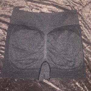 NWOT Grey booty enhancing shorts biker shorts trendy tik tok size xl
